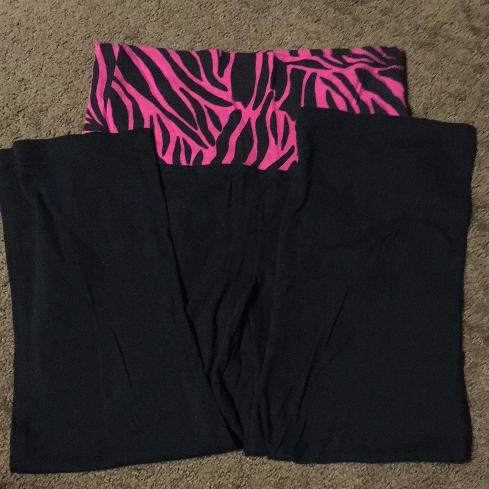 Leggings Medium girls pink & black animal print EUC